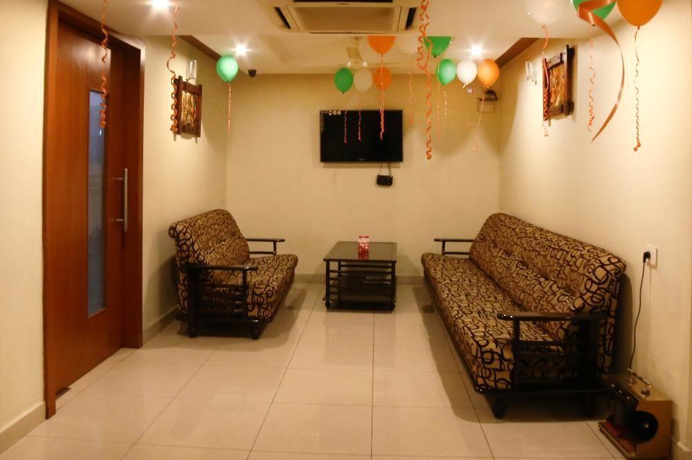 Oyo Rooms Mahanadu Road Vijayawāda Exterior photo